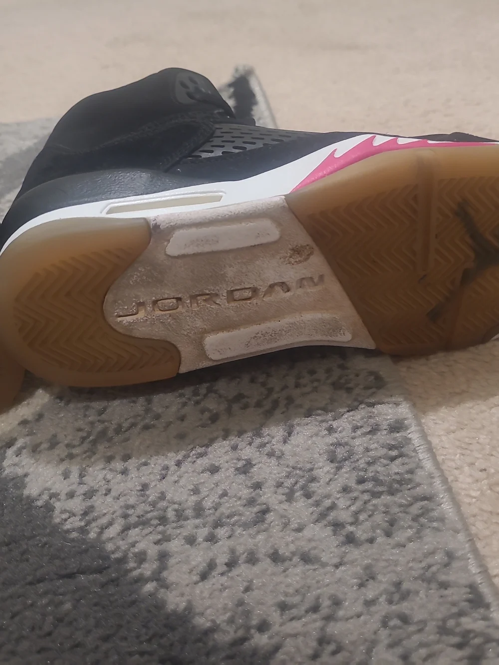 Air Jordan 5 Retro GS 'Deadly Pink' Size 5Y Missing One Lace